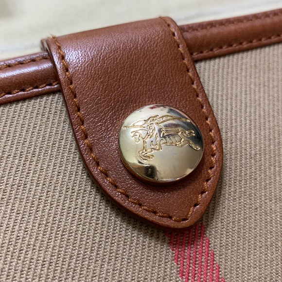 Authentic Burberry Wallet - Picture 6 of 6